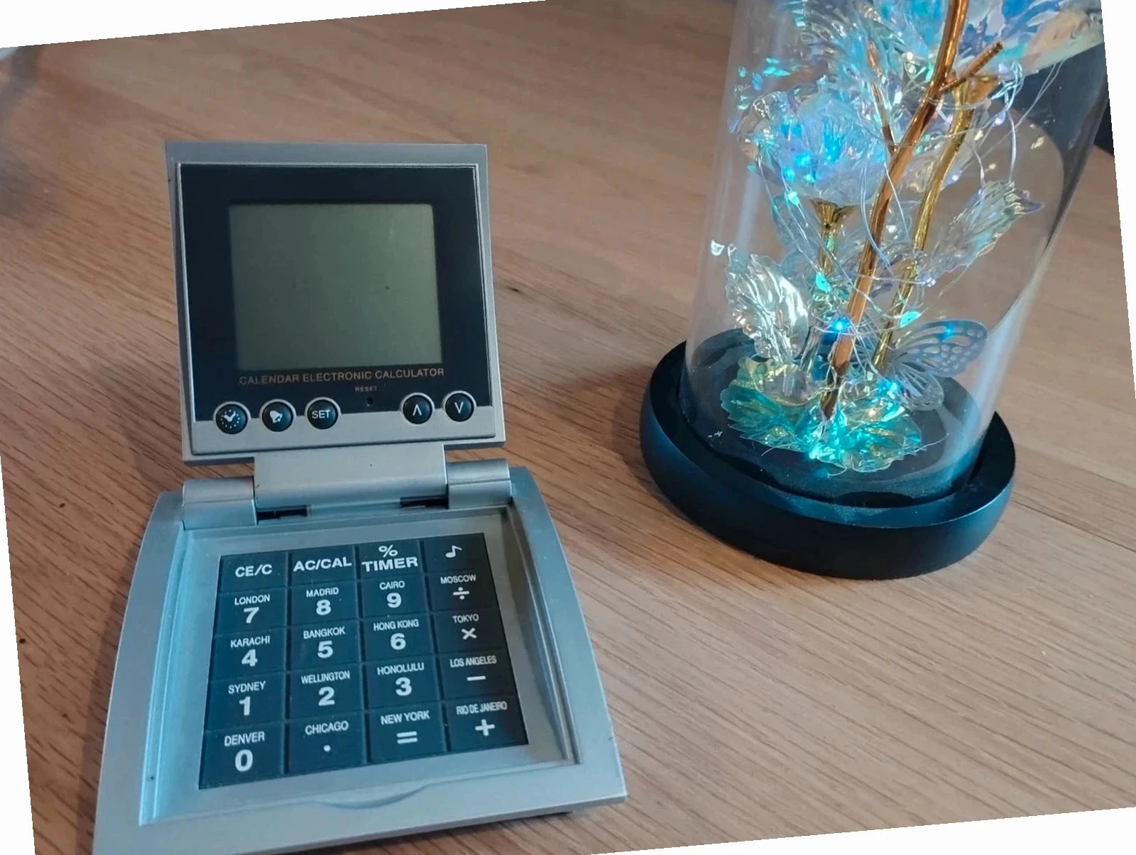 Calculatrice numérique/horloge/alarme